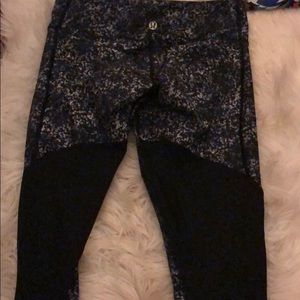 LuluLemon workout yoga pants- cropped size 4